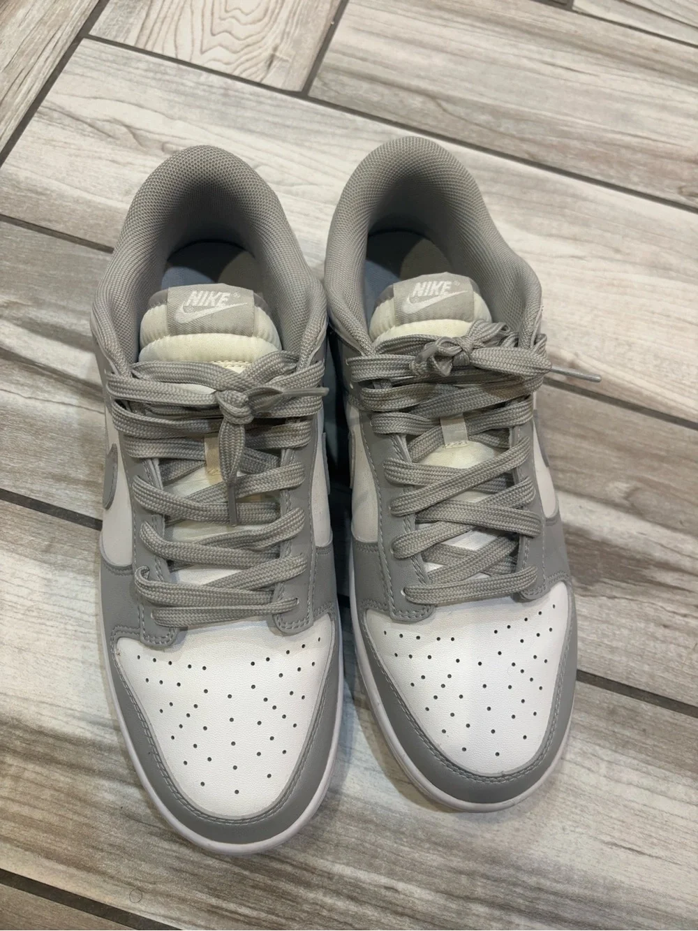 Nike Low-Top Sneakers in Grey and White